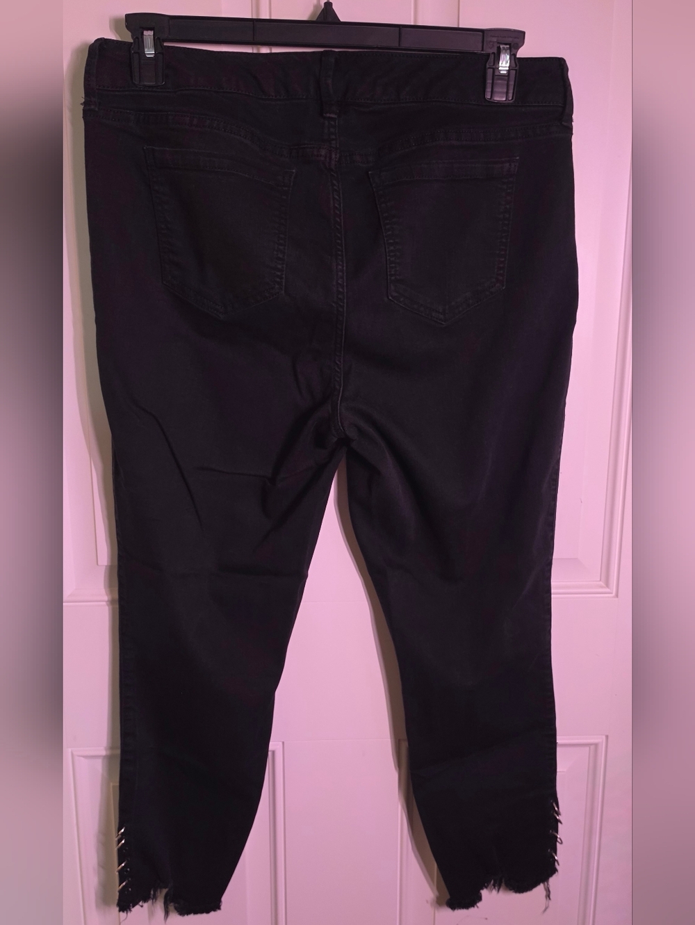 torrid Black Frayed Ankle Skinny Jeans - Picture 4 of 6